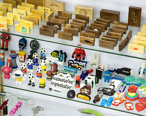 USB flash drives of different shapes, color and finishes customized by Sino Memory