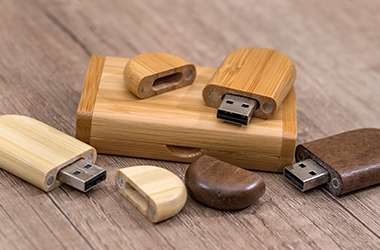 Wooden USB gift set