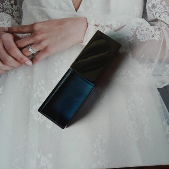 Black crystal memory sticks