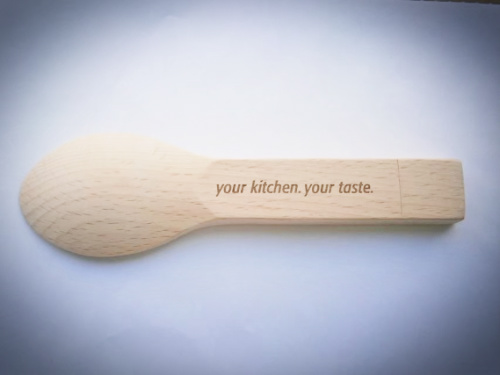 Crafted from sustainable wood, these USB drives exude a natural charm and durability, making them an excellent giveaway for food festivals, culinary schools, or as a part of a gourmet gift basket. 